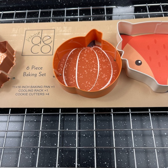 Fall-Themed Cookie Cutter Set - Picture 3 of 7